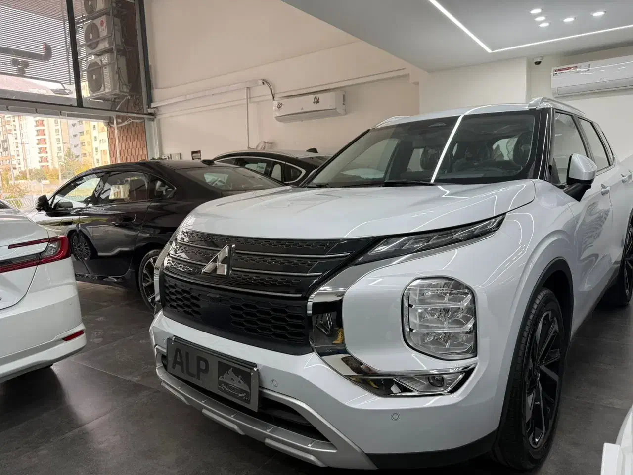 میتسوبیشی اتو لندر|خودرو سواری و وانت|شیراز, معالی‌آباد|دیوار