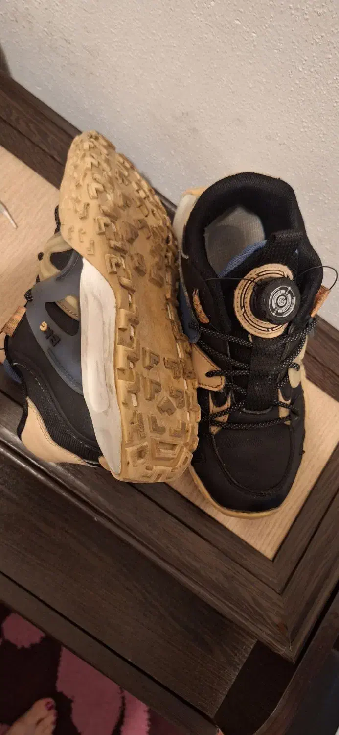 کتونی کاملا سالم|کفش و لباس بچه|رشت, رودباری|دیوار