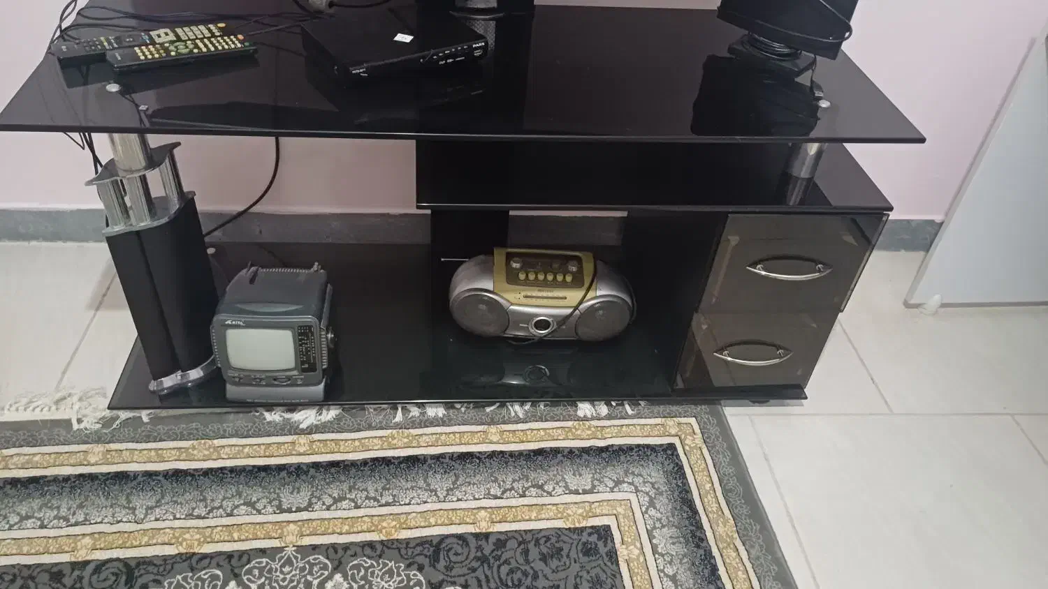 تلویزیون۴۲ LGاصل کره ۱۴م ومیزتلویز۱۸۰۰م دیجیتال۶۰۰|تلویزیون و پروژکتور|لاهیجان, لیل|دیوار