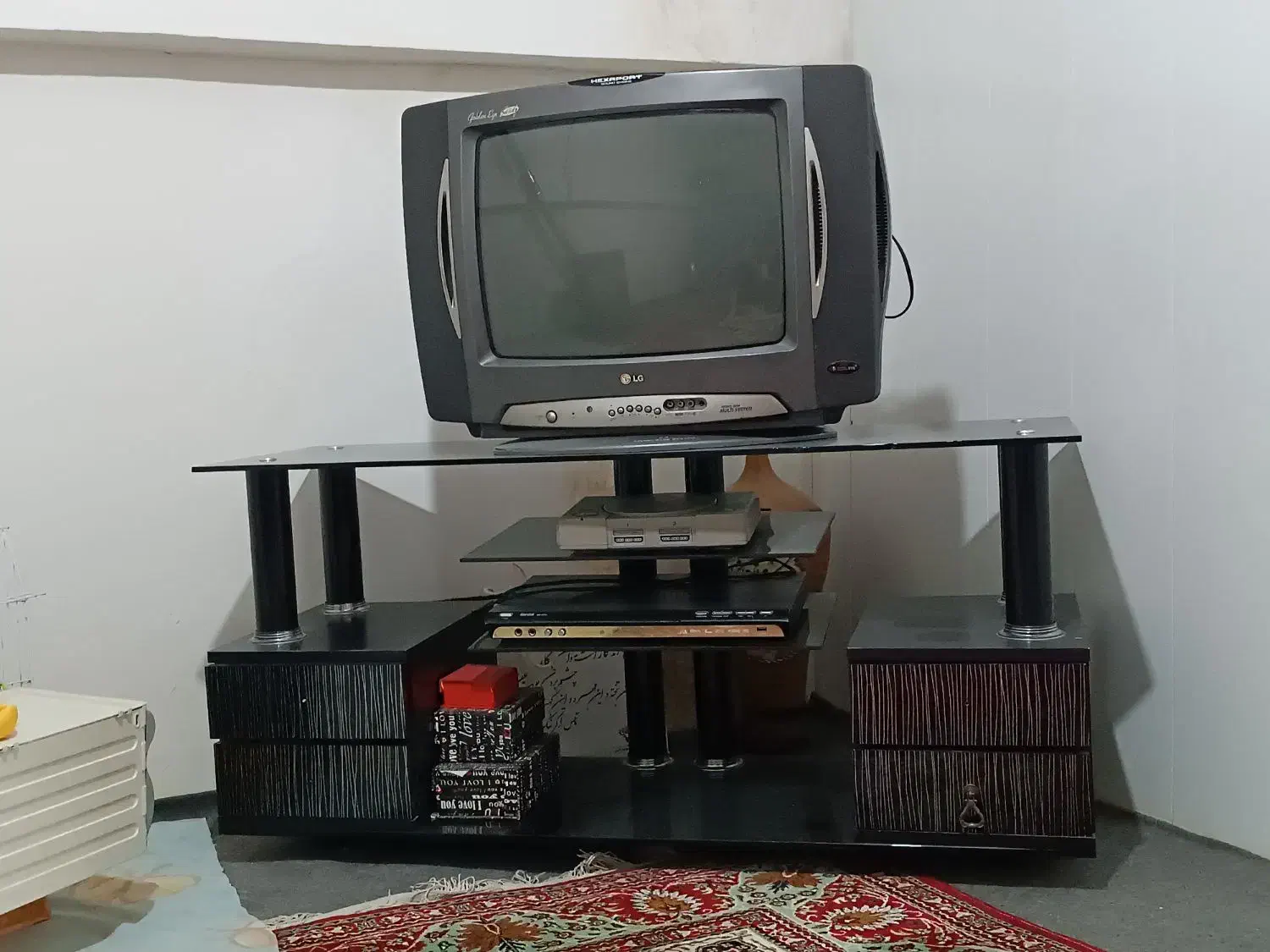 تلویزیون ومیز|تلویزیون و پروژکتور|ارومیه, |دیوار