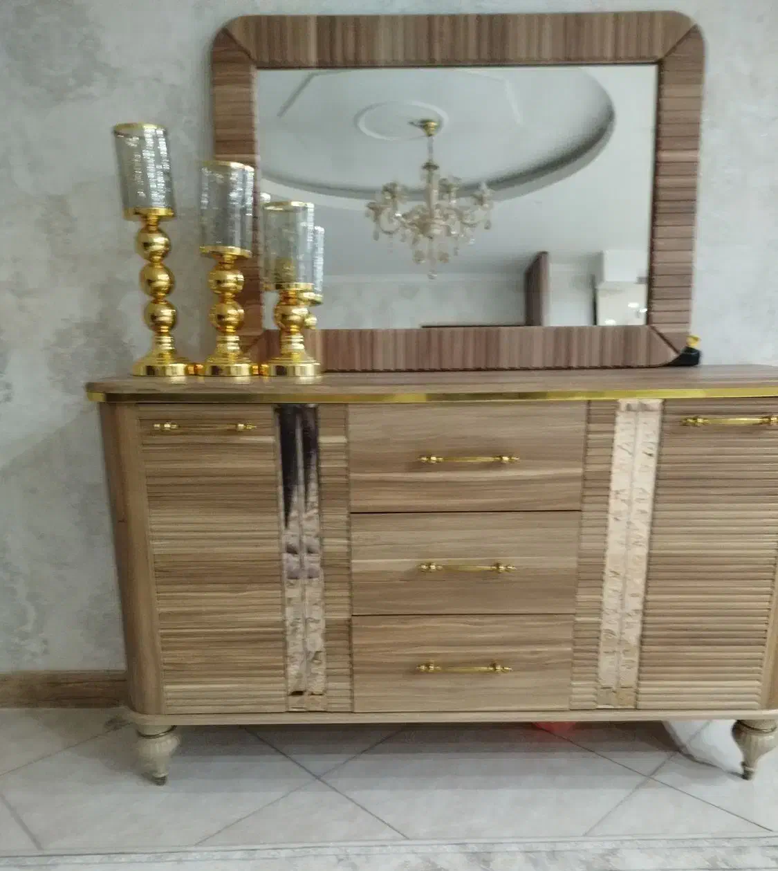 آینه وکنسول بهمراه میزتی وی وجاکفشی وجلومبلی عسلی|بوفه، ویترین، کنسول|اسلام‌شهر, شهرک واوان|دیوار