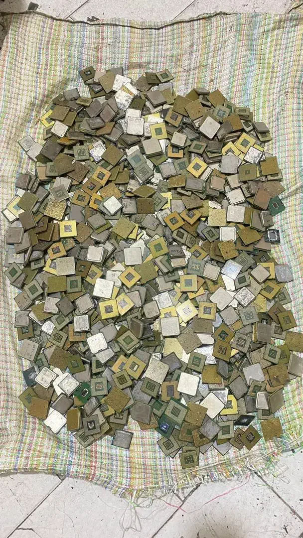 ضایعات کامپیوتر و لوازم برد رم و گرافیک سی پی یو|قطعات و لوازم جانبی رایانه|تهران, نیلوفر|دیوار