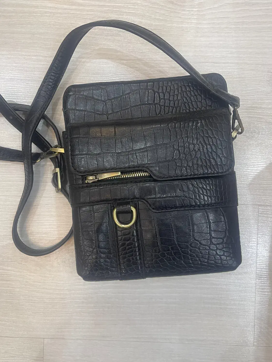 کیف چرمی|کیف، کفش، کمربند|رشت, گلباغ نماز|دیوار