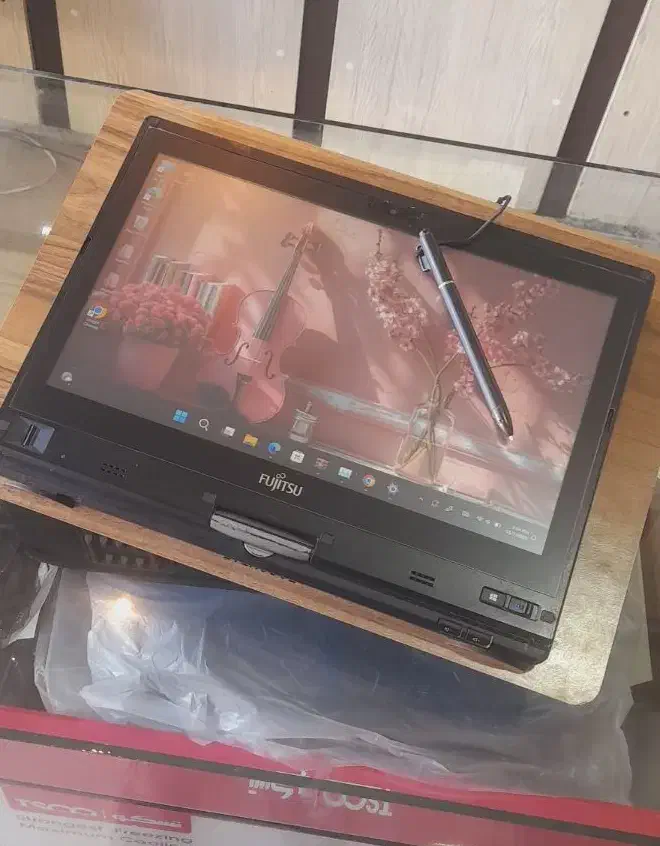 لپتاپ Fujitsu لمسی تبلت شوi7 نسل ۶ با قلم اورجینال|رایانه همراه|زنجان, |دیوار