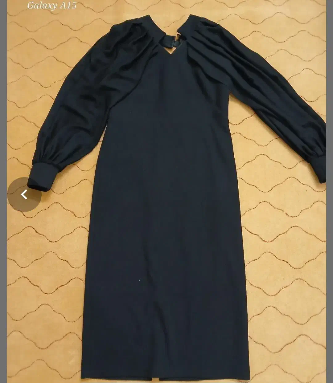 پیراهن|لباس|اشتهارد, |دیوار