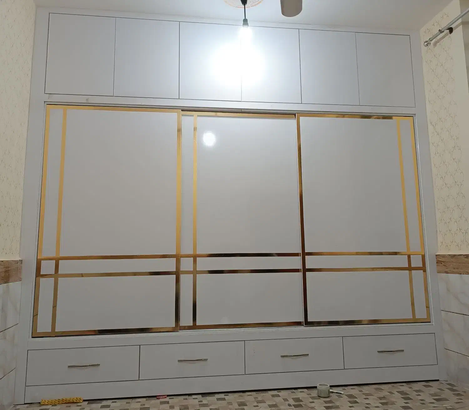 نصاب کابینت کمد دیواری|خدمات پیشه و مهارت|خرمشهر, |دیوار
