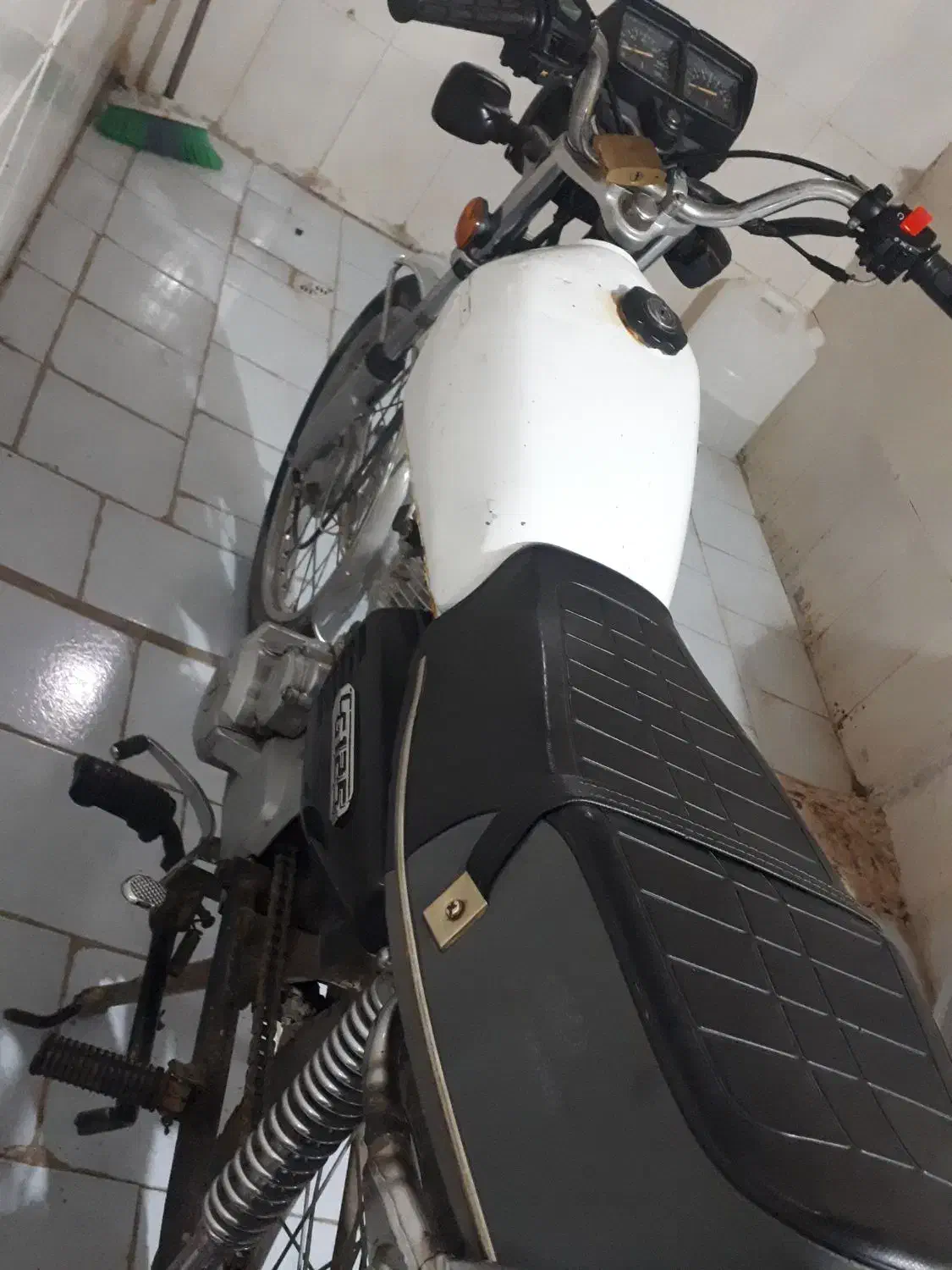 موتور|موتورسیکلت|زهک, |دیوار