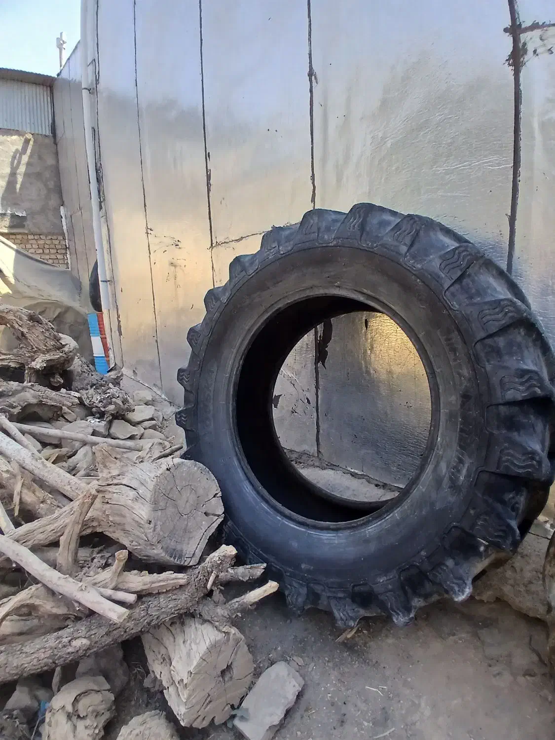 لاستیک ۱۸،۳۴|قطعات یدکی و لوازم جانبی|نوبران, |دیوار