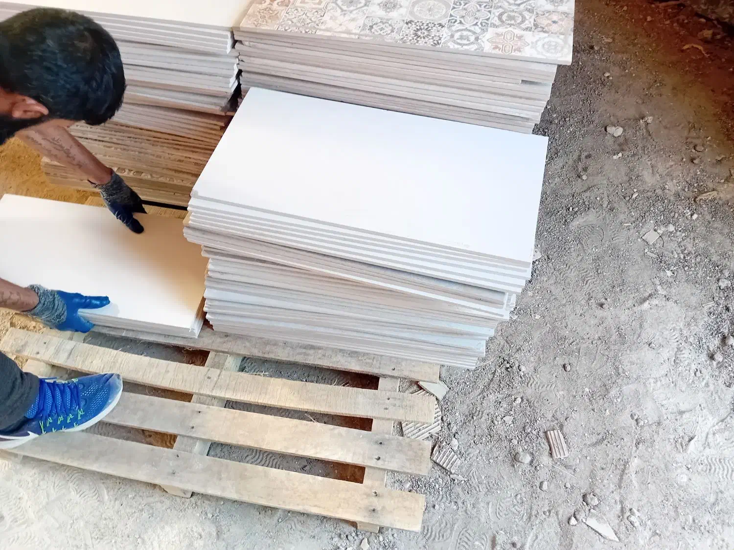 فروش کاشی سرامیک به قیمت مناسب|مصالح و تجهیزات ساختمان|بوئین زهرا, |دیوار