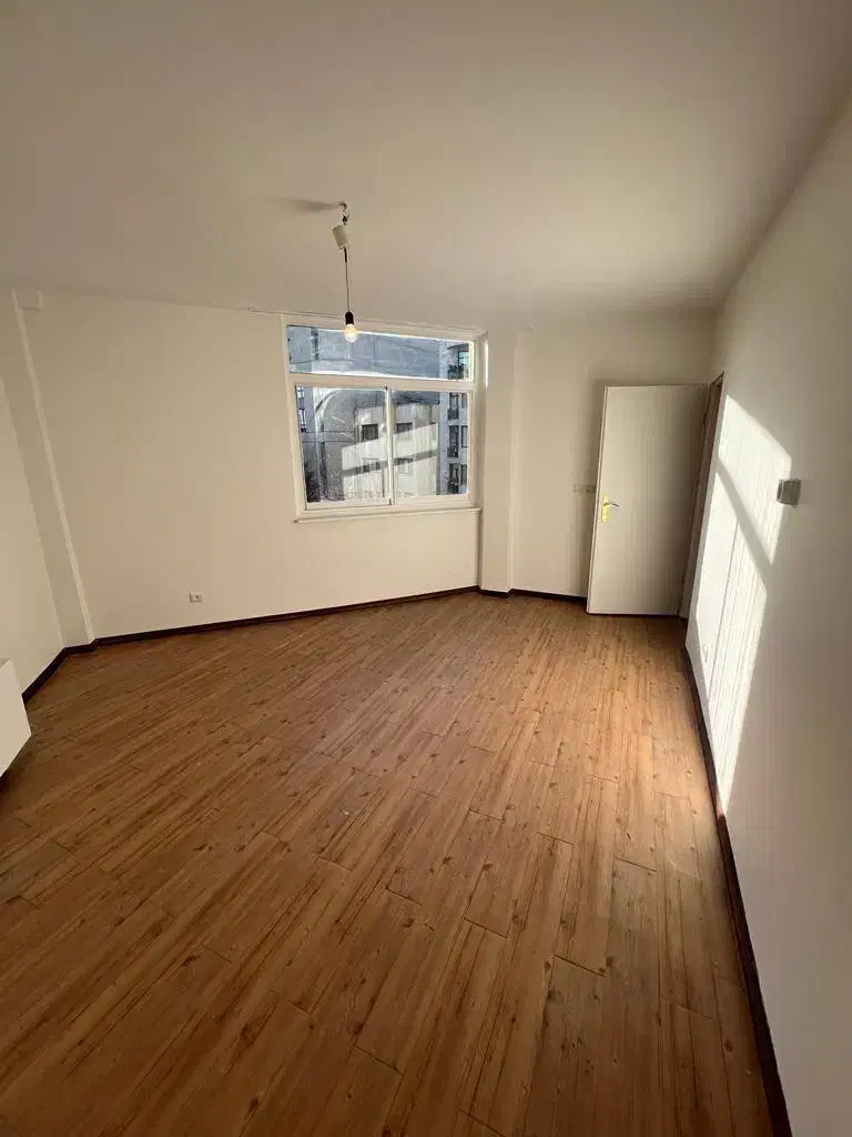 ۱۹۰ متر ۳ خوابه توانیر بر ولیعصر