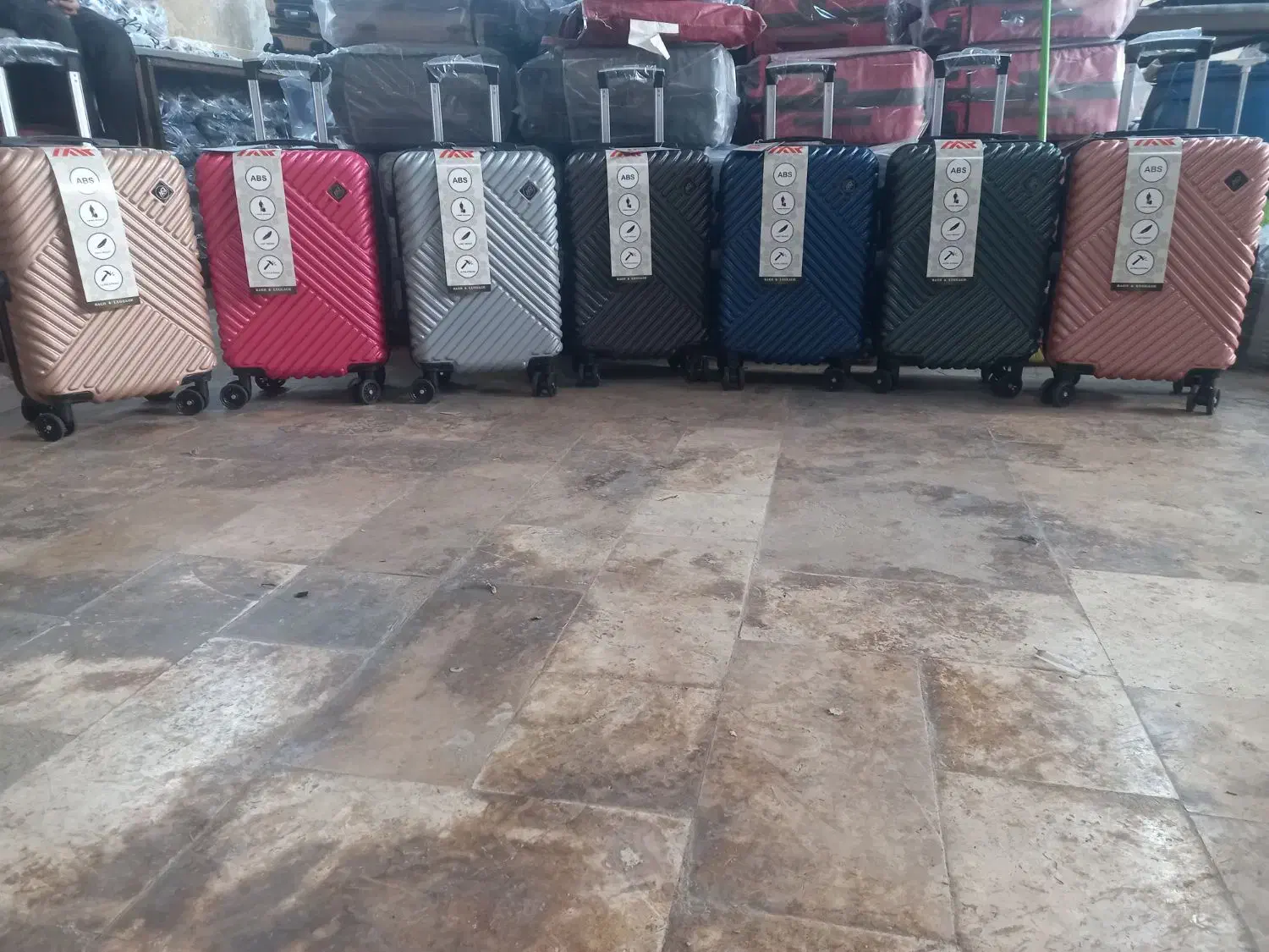 چمدان|کیف، کفش، کمربند|خاوران, |دیوار