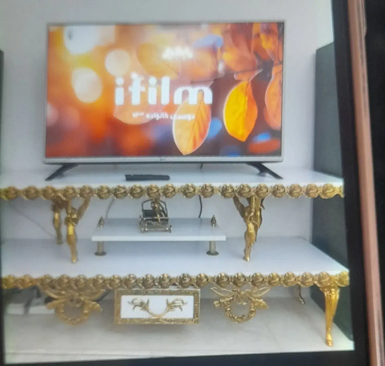 یک عدد میز تلویزیون برنز در حد کاملا نو|میز تلویزیون|محمدشهر, محمدشهر|دیوار