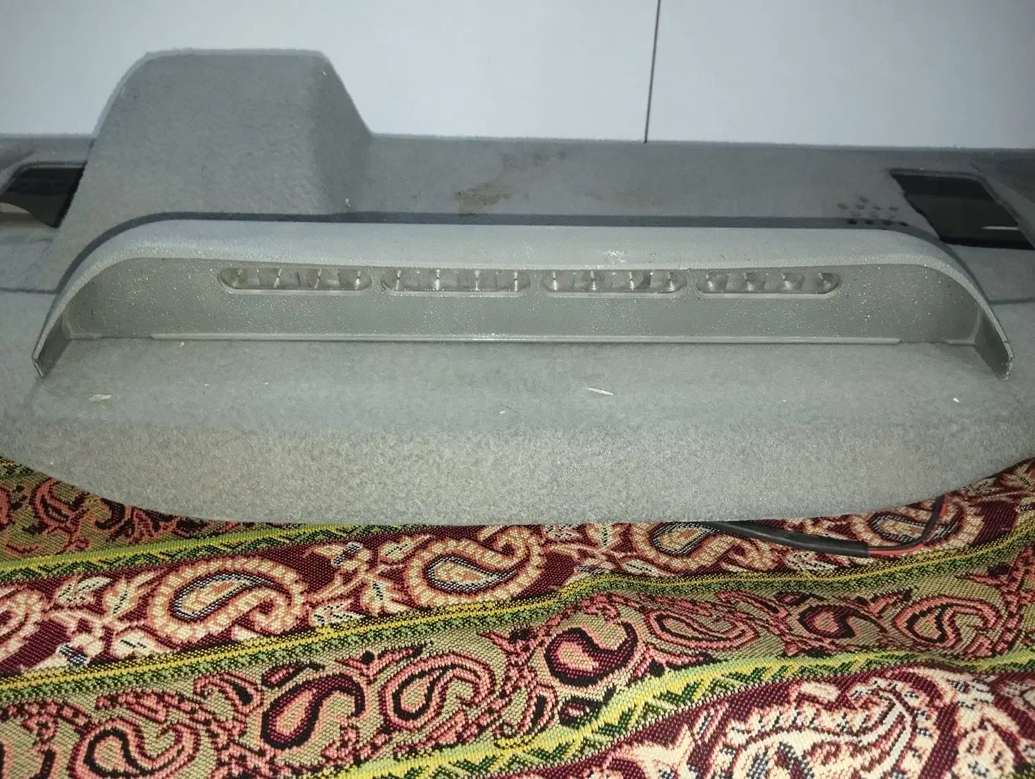 لوازم ساینا باند تاقچه خطر عقب و کمربند عقب سالم|قطعات یدکی و لوازم جانبی|مشهد, پورسینا|دیوار