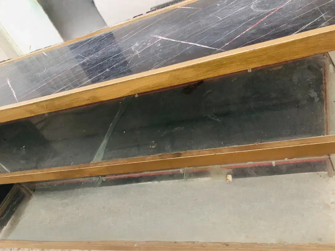 ویترین سه طبقه تزیین شده با ترمووال|فروشگاه و مغازه|جیرفت, |دیوار