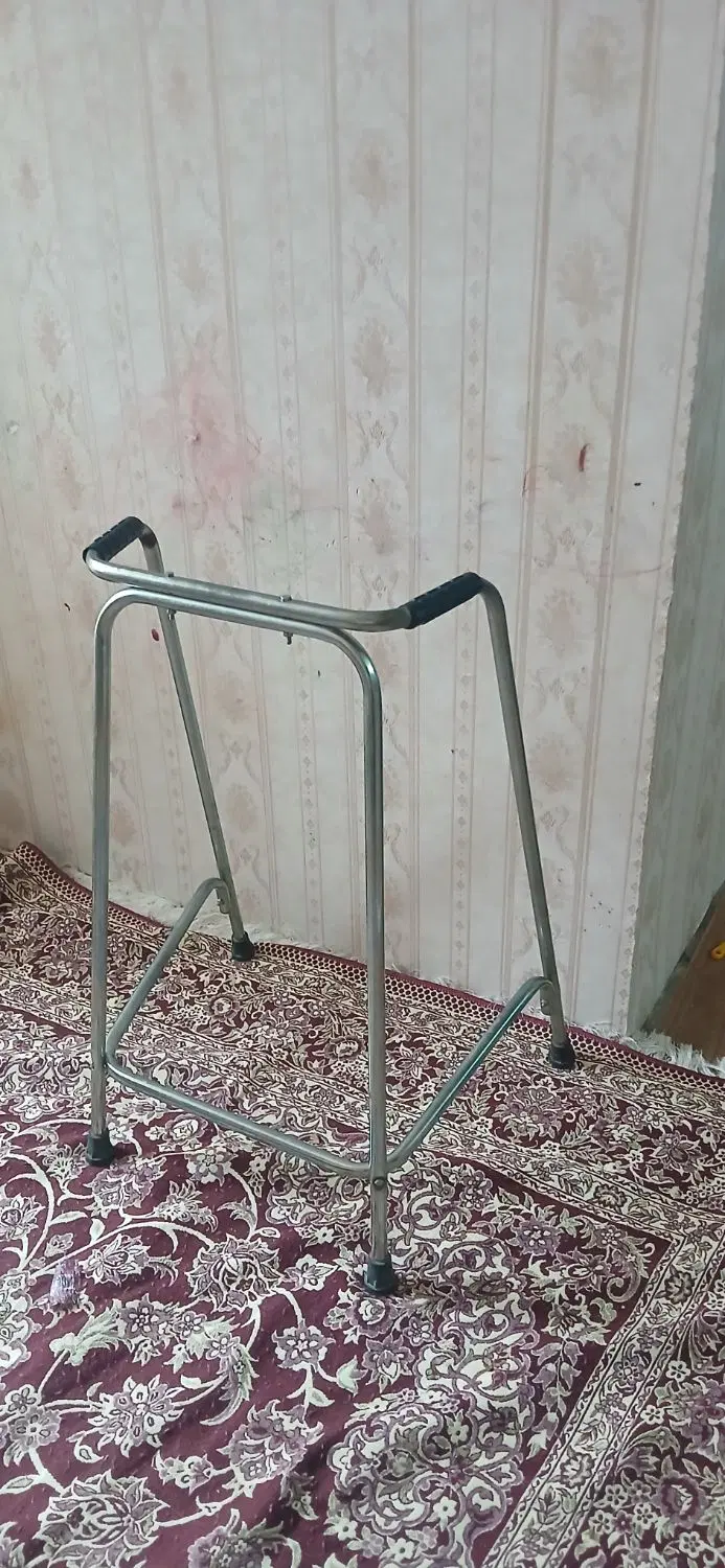 واکر|پزشکی|خسروشاه, |دیوار