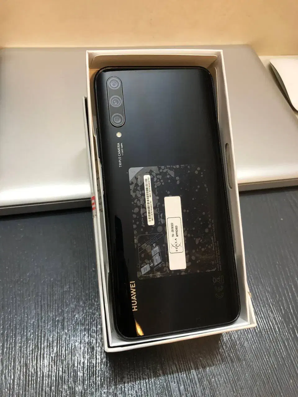 هواآویY9s|موبایل|مشهد, ادیب نیشابوری (شهرک غرب)|دیوار