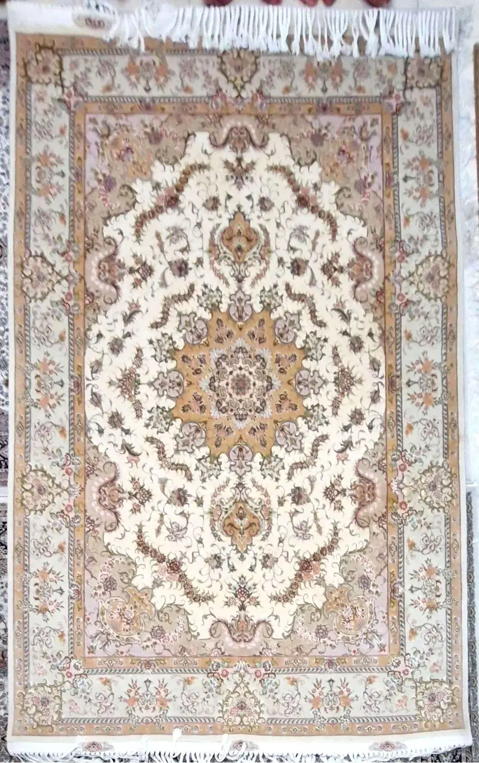 فرش دستباف ابریشمی ۴۰ رج|فرش|خوی, |دیوار