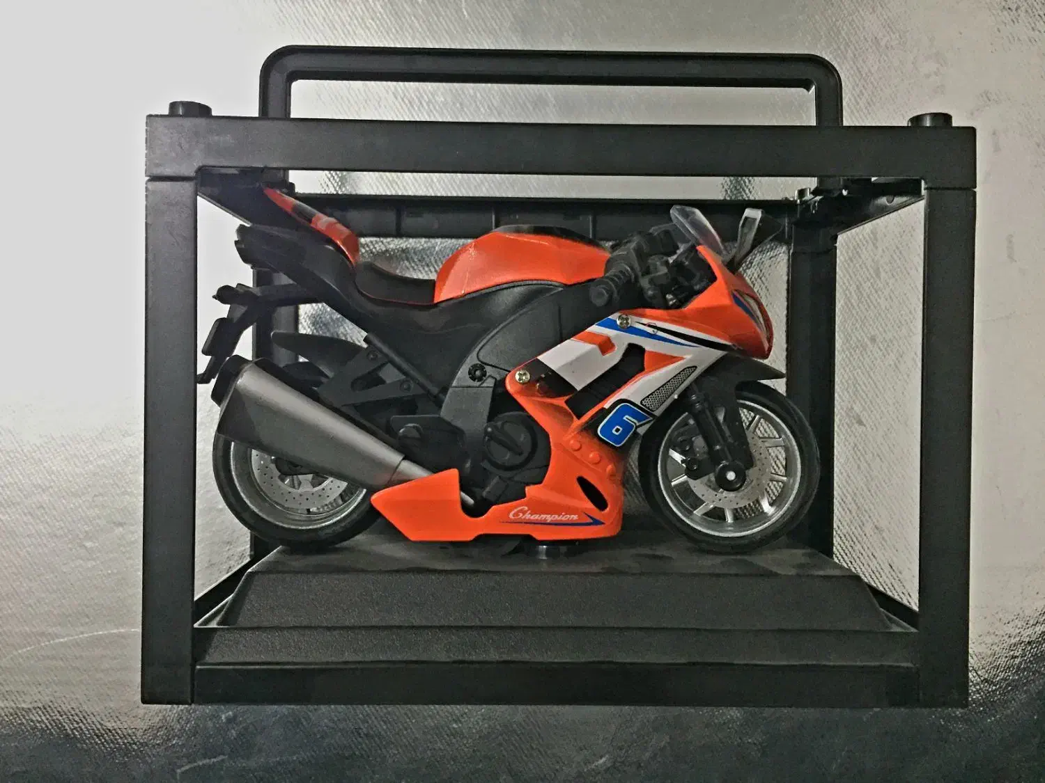 ماکت فلزی در حد نو|اسباب‌‌بازی|اراک, |دیوار