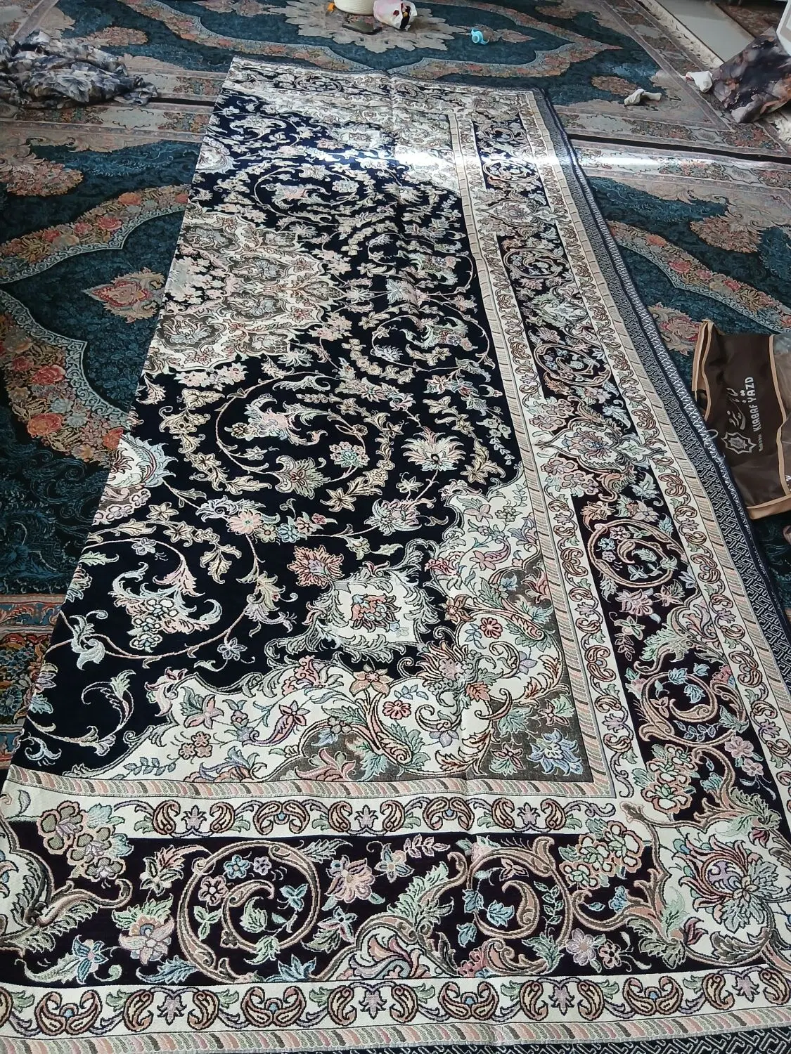 روفرشی|روفرشی|تربتحیدریه, آغوی|دیوار