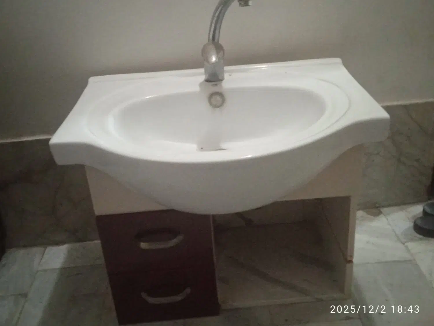 روشویی وشیر آب و کمد زیر و باکس کنار اینه|لوازم سرویس بهداشتی|قدس, شهرقدس|دیوار