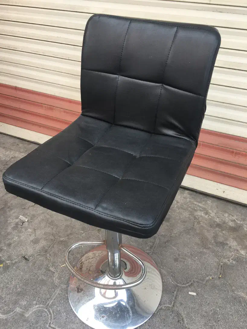 صندلی جلو اوپنی چرم|مبلمان خانگی و میز عسلی|بندر انزلی, سپه|دیوار