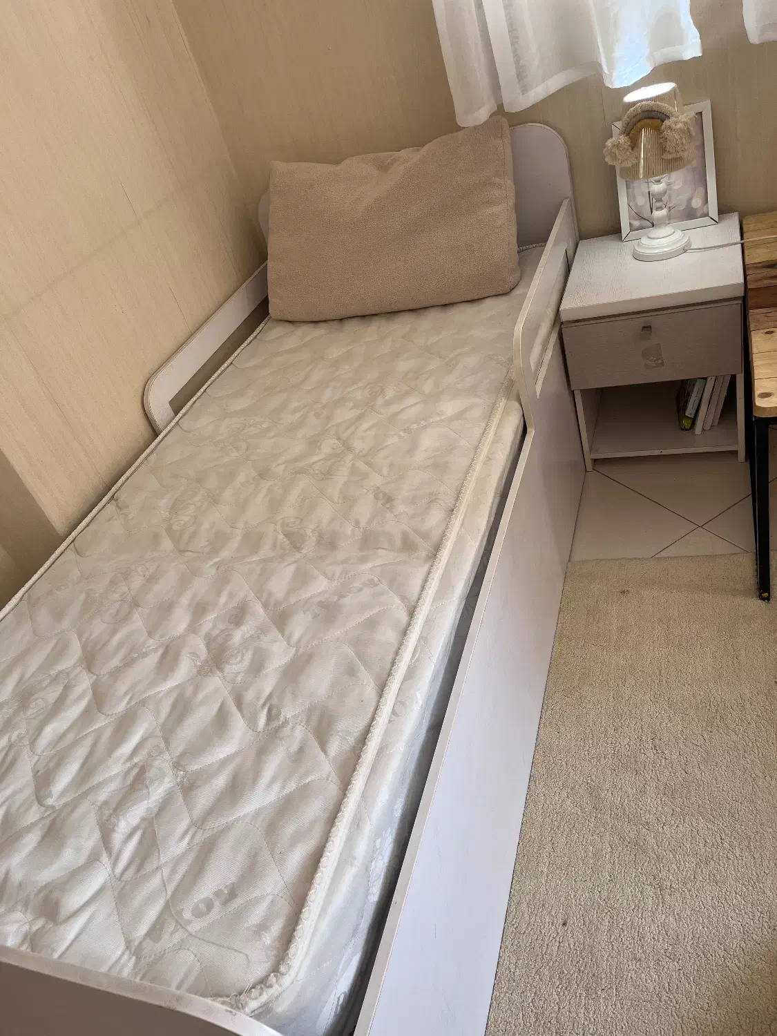 تخت یک نفره نوجوان با پا تختی کشو دار|تخت و سرویس خواب|سیرجان, |دیوار