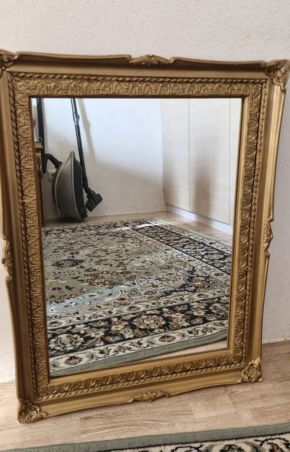 آیینه|آینه|پردیس, فاز ۳|دیوار