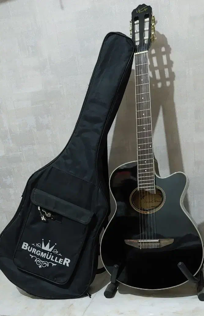 گیتار کلاسیک کات‌اوی مشکی براق|گیتار، بیس، امپلیفایر|کرج, شاهین‌ویلا|دیوار