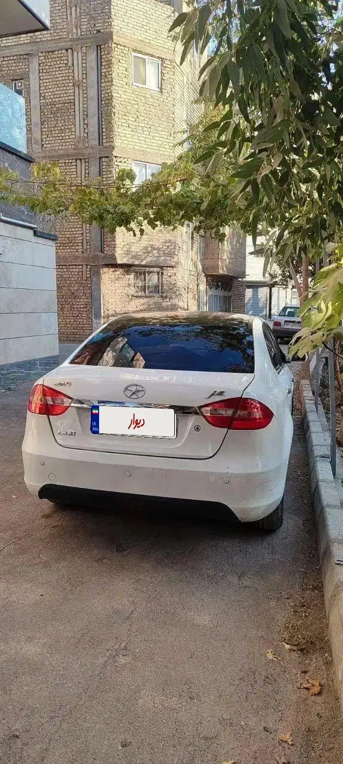 جک j5 اتوماتیک1800 بدون رنگ|خودرو سواری و وانت|اصفهان, جاوان|دیوار