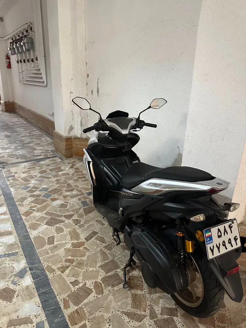 nvxموتور|موتورسیکلت|رشت, معلم|دیوار