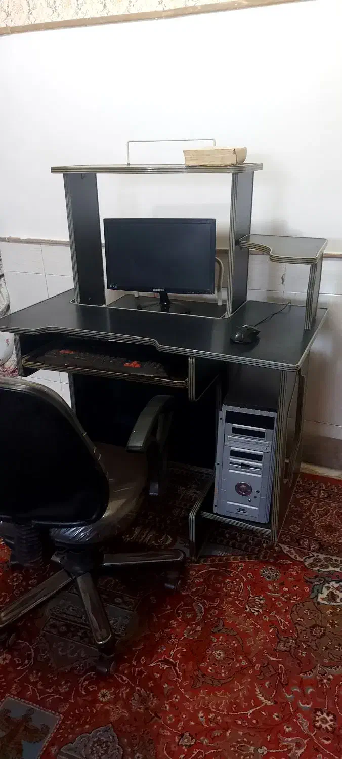 میز کامپیوتر|میز تحریر و کامپیوتر|نیشابور, گنبد سبز|دیوار