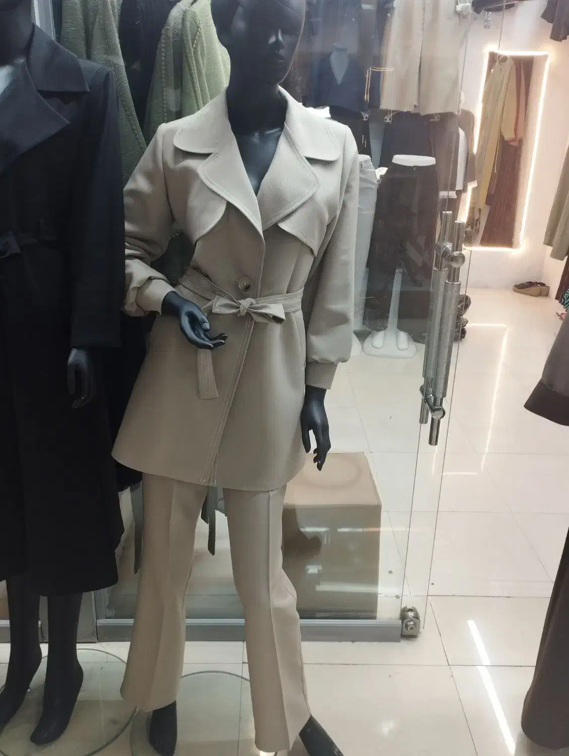 مانکن فضایی|فروشگاه و مغازه|مشهد, هفده شهریور|دیوار