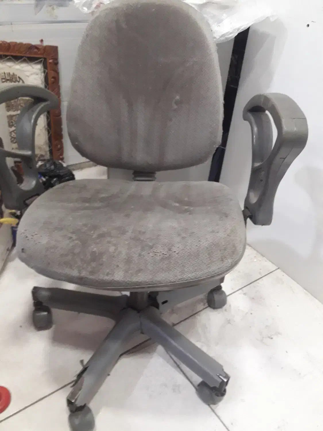 صندلی مدیریت چرخدار|صندلی و نیمکت|گرگان, |دیوار