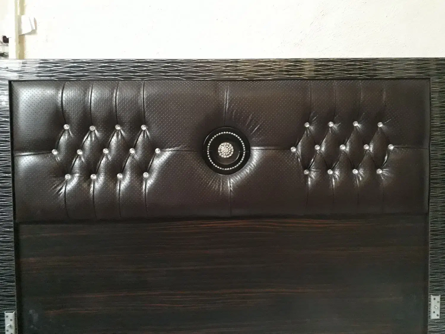 تخت خواب دونفره در حد نو|تخت و سرویس خواب|جهرم, |دیوار