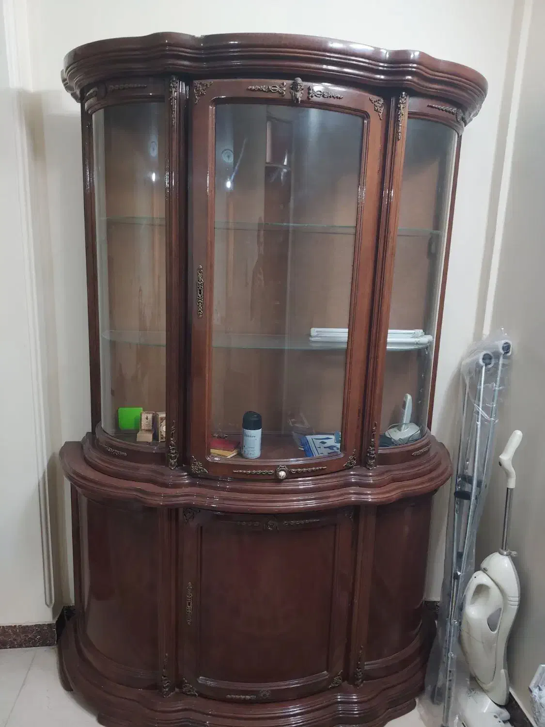 بوفه چوبی سالم|بوفه، ویترین، کنسول|تهران, افسریه جنوبی|دیوار