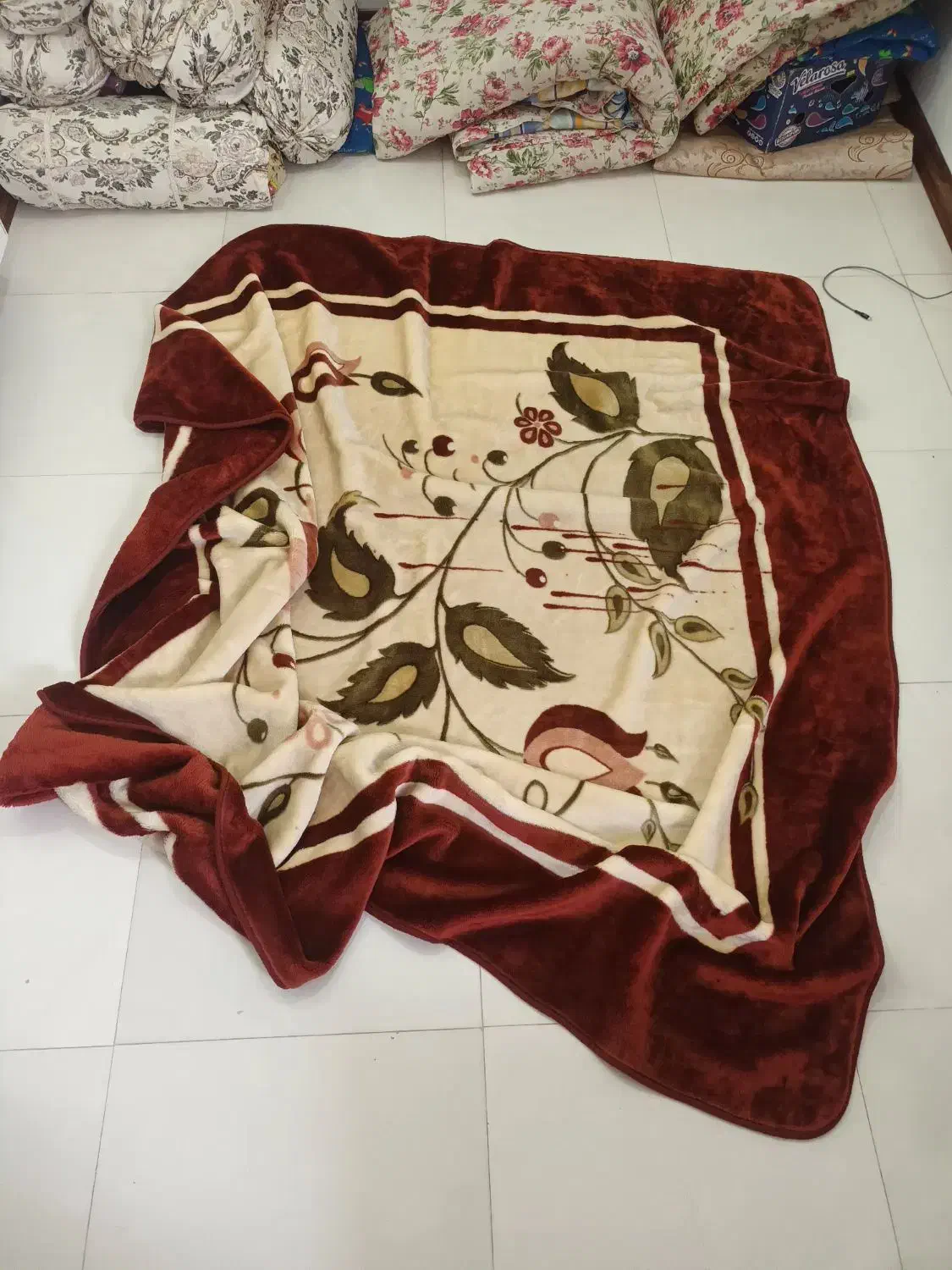 پتو و تشک|رختخواب، بالش، پتو|خمینیشهر, |دیوار