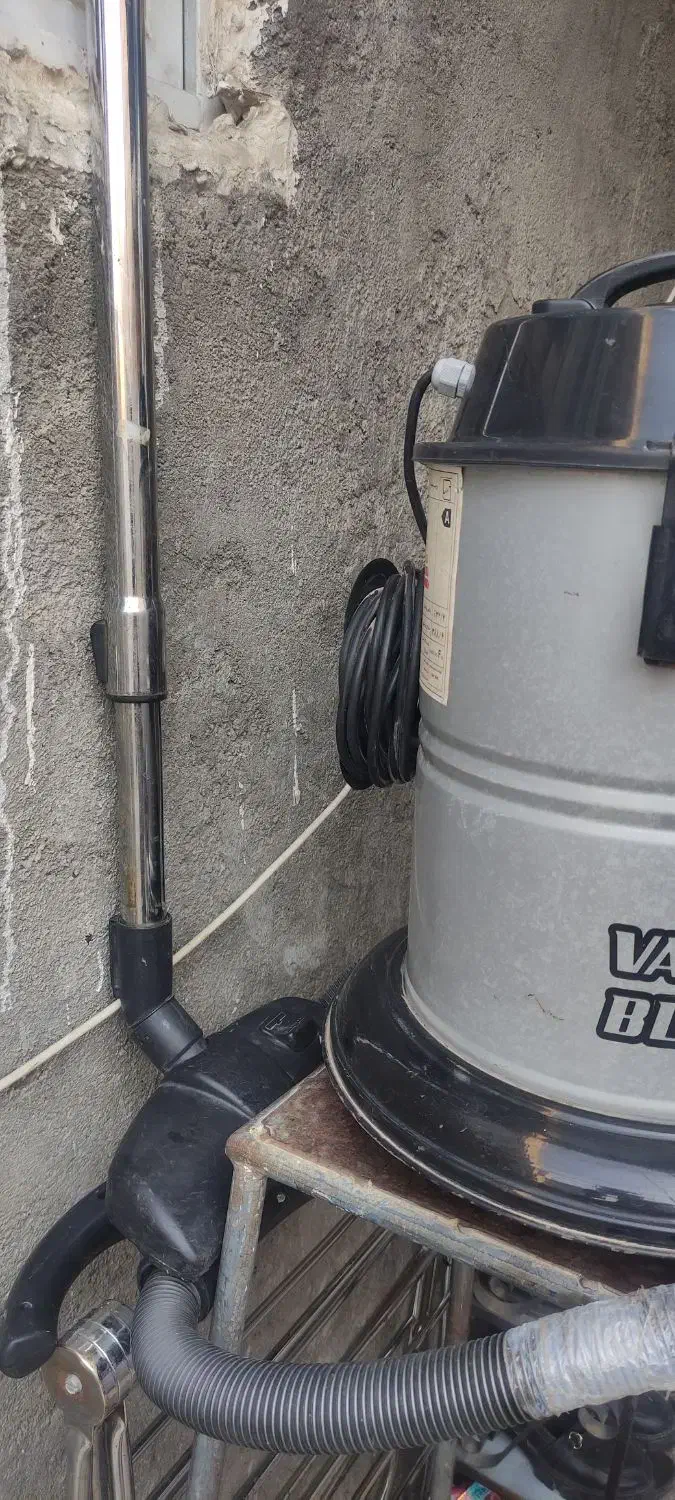 جاروبرقی کهکشان سالمه تاحالا تعمیر نشوده|جاروبرقی، جارو شارژی، بخارشو|ملک‌آباد, |دیوار