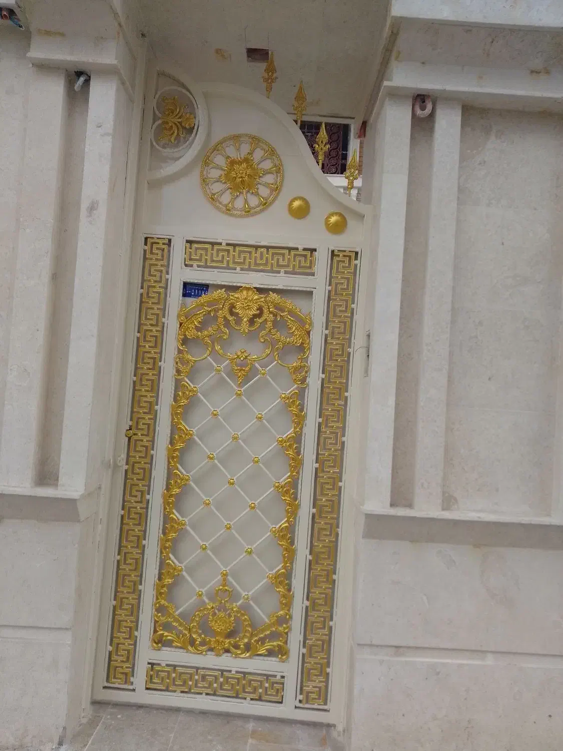 رنگ امیزی   ساختمان(رنگ و بتونه سقف های کاذب کناف)|خدمات پیشه و مهارت|ایرانشهر, |دیوار