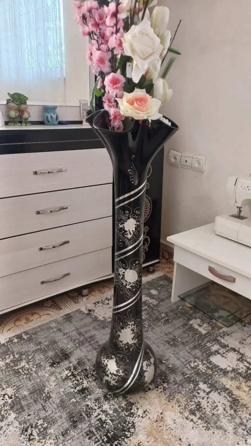 گلدان با گل|گل مصنوعی|رودبنه, |دیوار