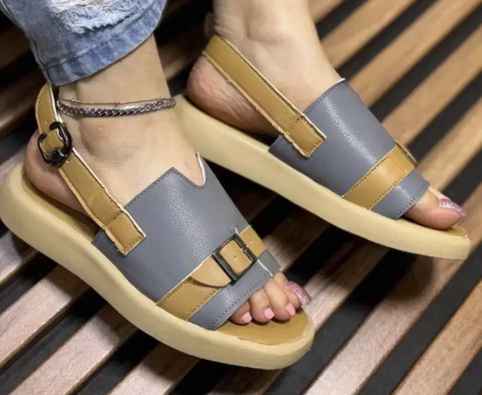 صندل و کفش|کیف، کفش، کمربند|ساری, |دیوار