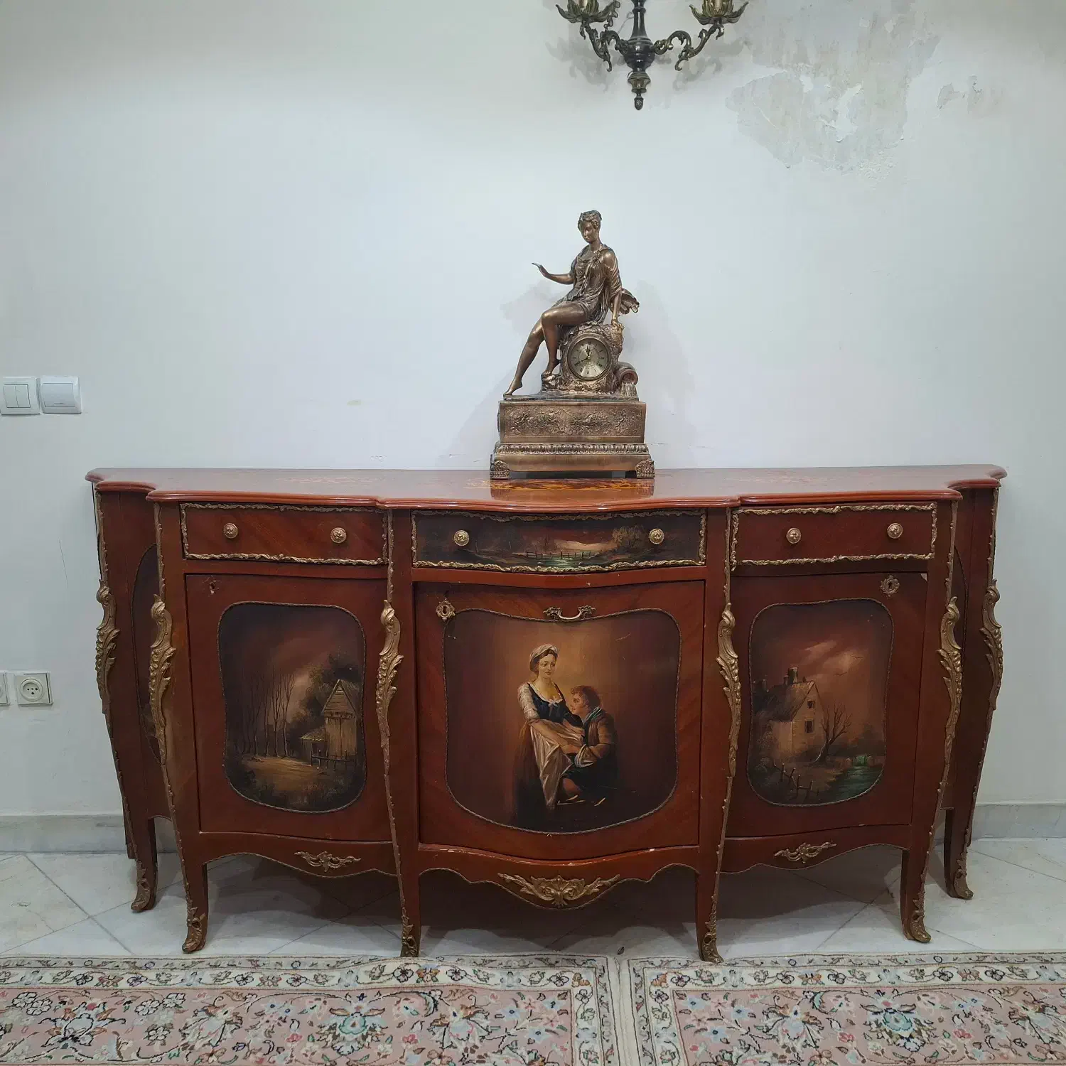 کنسول قدیمی نقاشی کار دست|بوفه، ویترین، کنسول|تهران, ایوانک|دیوار