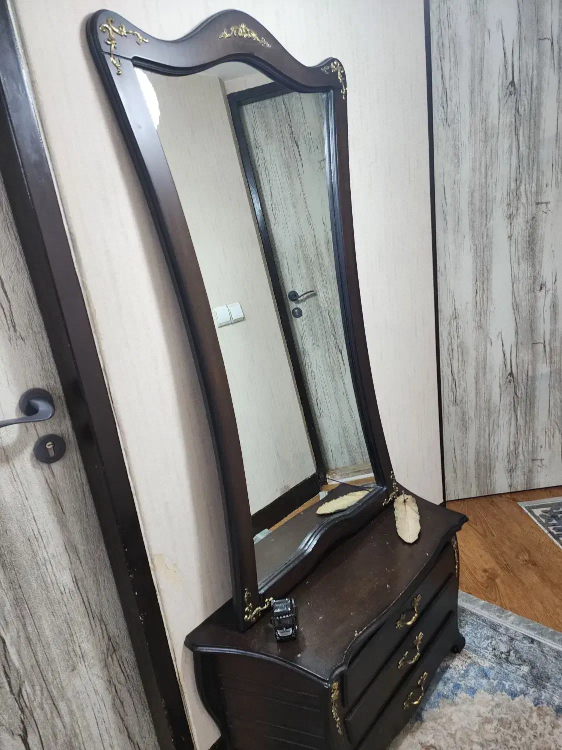 آینه کنسول|بوفه، ویترین، کنسول|اهواز, فاز ۱ پادادشهر|دیوار