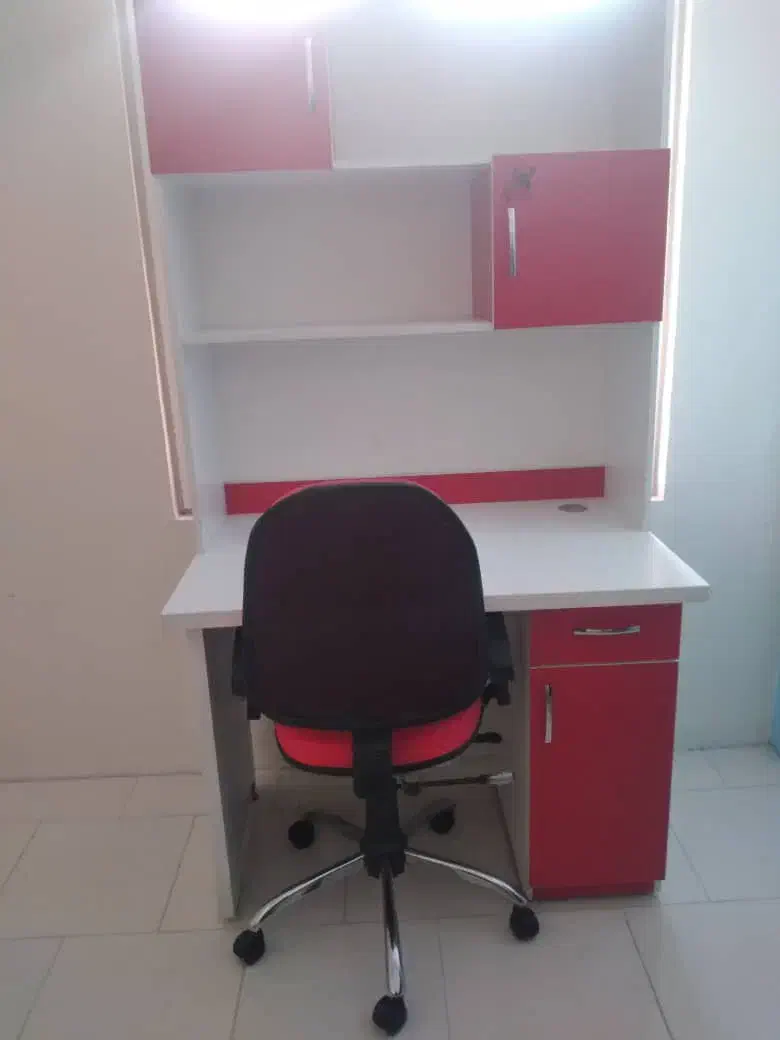 میز التحریر و صندلی|میز تحریر و کامپیوتر|پرند, فاز ۶|دیوار