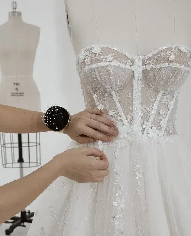 استخدام خیاط حضوری پیراهن شب و عروس زنانه|استخدام صنعتی، فنی، مهندسی|تبریز, |دیوار