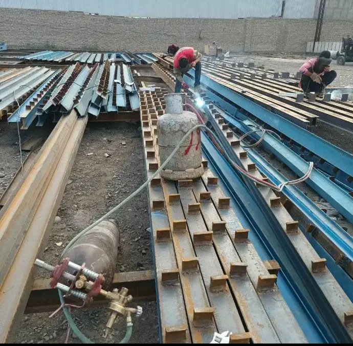 جوشکاری اسکلت وانواع جوشکاریو برش کاری|خدمات پیشه و مهارت|بجنورد, |دیوار