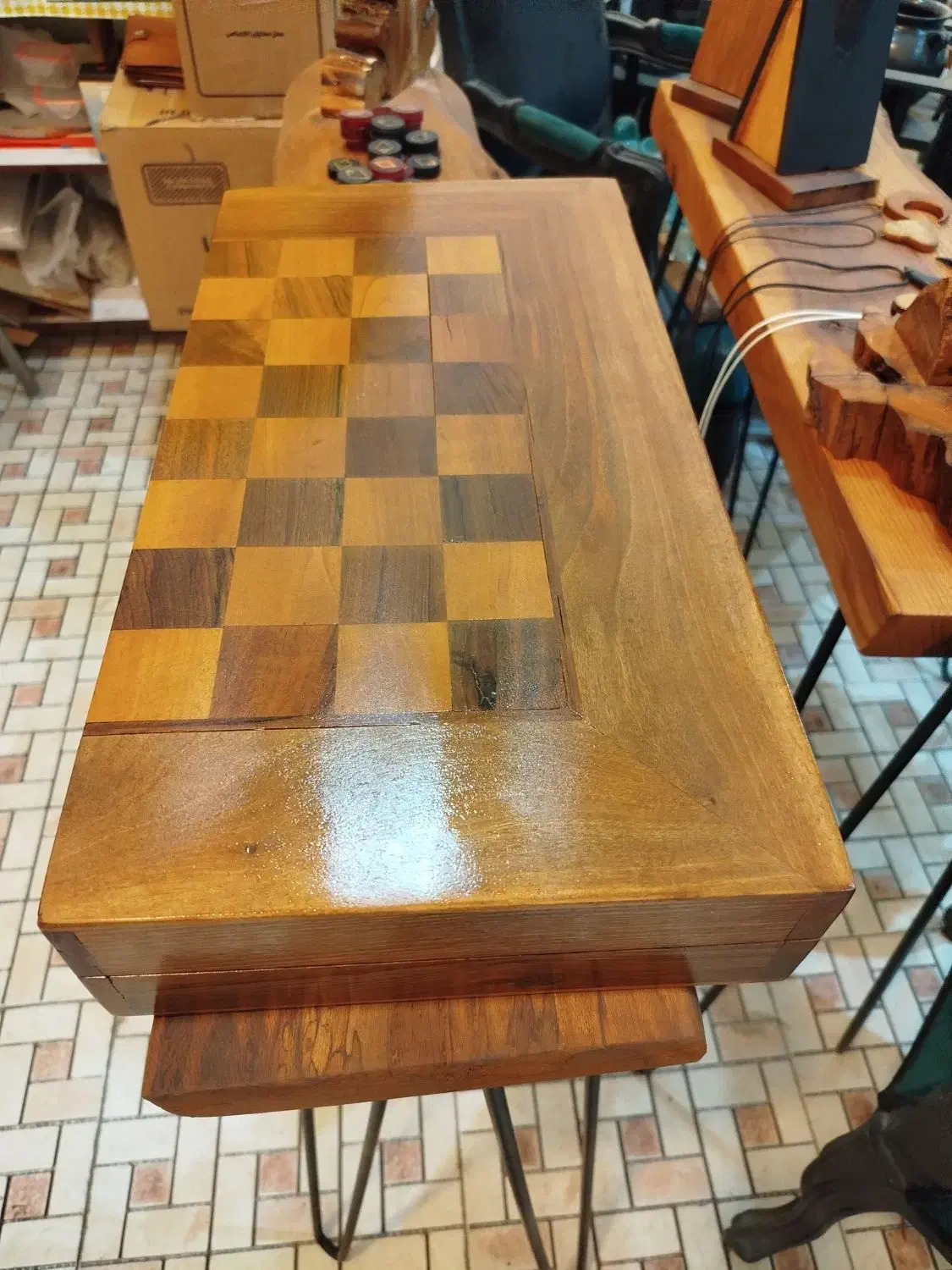 تخته نرد|کلکسیون و سرگرمی|اندیشه, اندیشه فاز ۴|دیوار