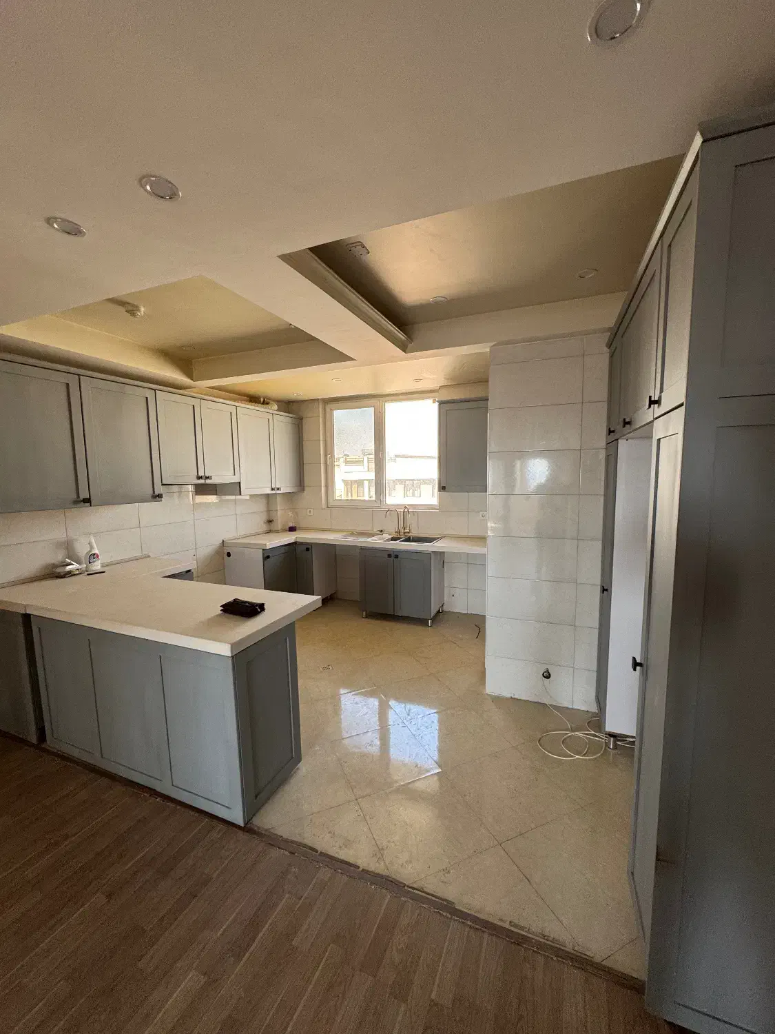 رهن اپارتمان ۸۰ متر ۲خواب فول/قاب میدان۸۹