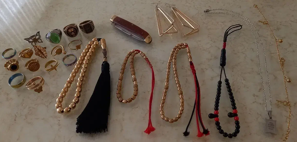 تسبیح چاقو انگشتر گوشواره پابند گردبند کلکسیونی|کلکسیون اشیاء عتیقه|اردبیل, |دیوار