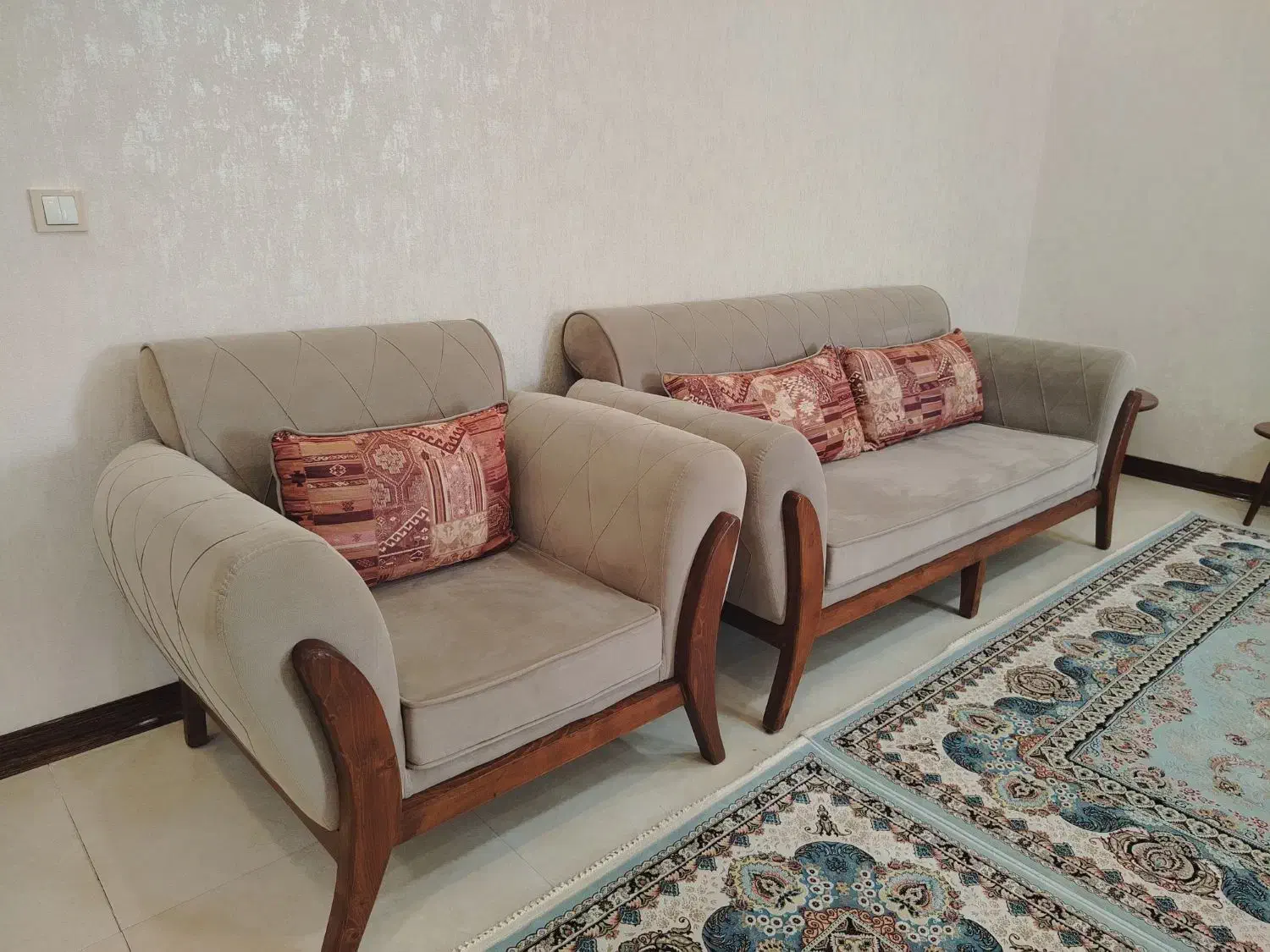 مبل 10 نفره به همراه میز و عسلی|مبلمان خانگی و میز عسلی|رشت, ترمینال|دیوار