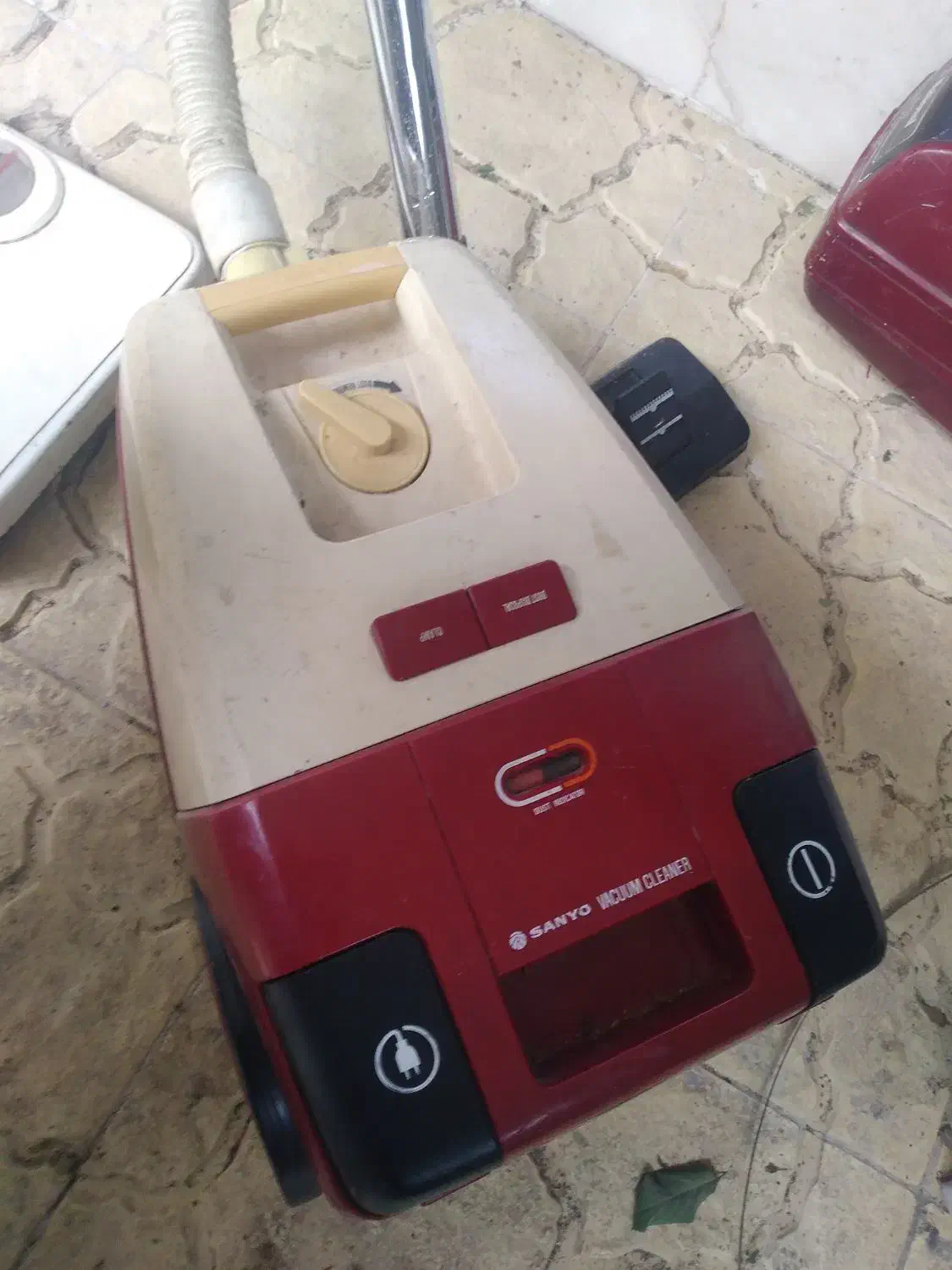 جاروبرقی سالم و سلامت با مکش بسیار زیاد|جاروبرقی، جارو شارژی، بخارشو|بومهن, |دیوار